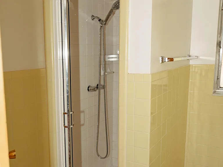 1586 E Blaine Ave — Photo 16