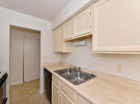 5009 58th St, Kenosha, WI