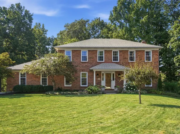 9001 Symmes Ridge Ln, Loveland, OH 45140