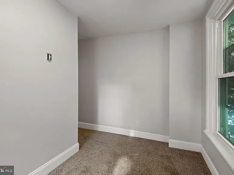124 W Penn St — Photo 10