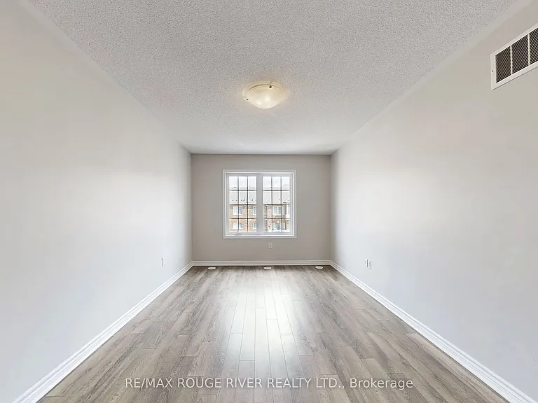 1061 Clipper Ln — Photo 21