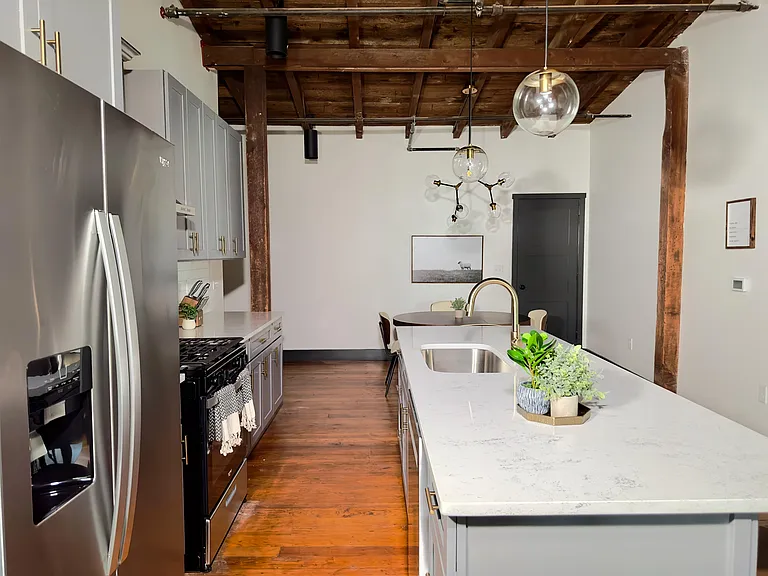 437 W Grant St #302 — Photo 11