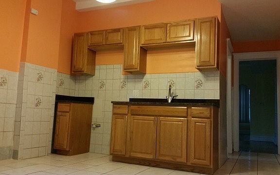 5th image of 1300 S 49th Ct