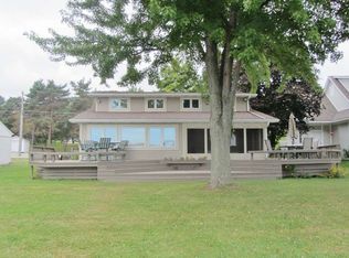 946 S Clear Lake Dr, Fremont, IN 46737