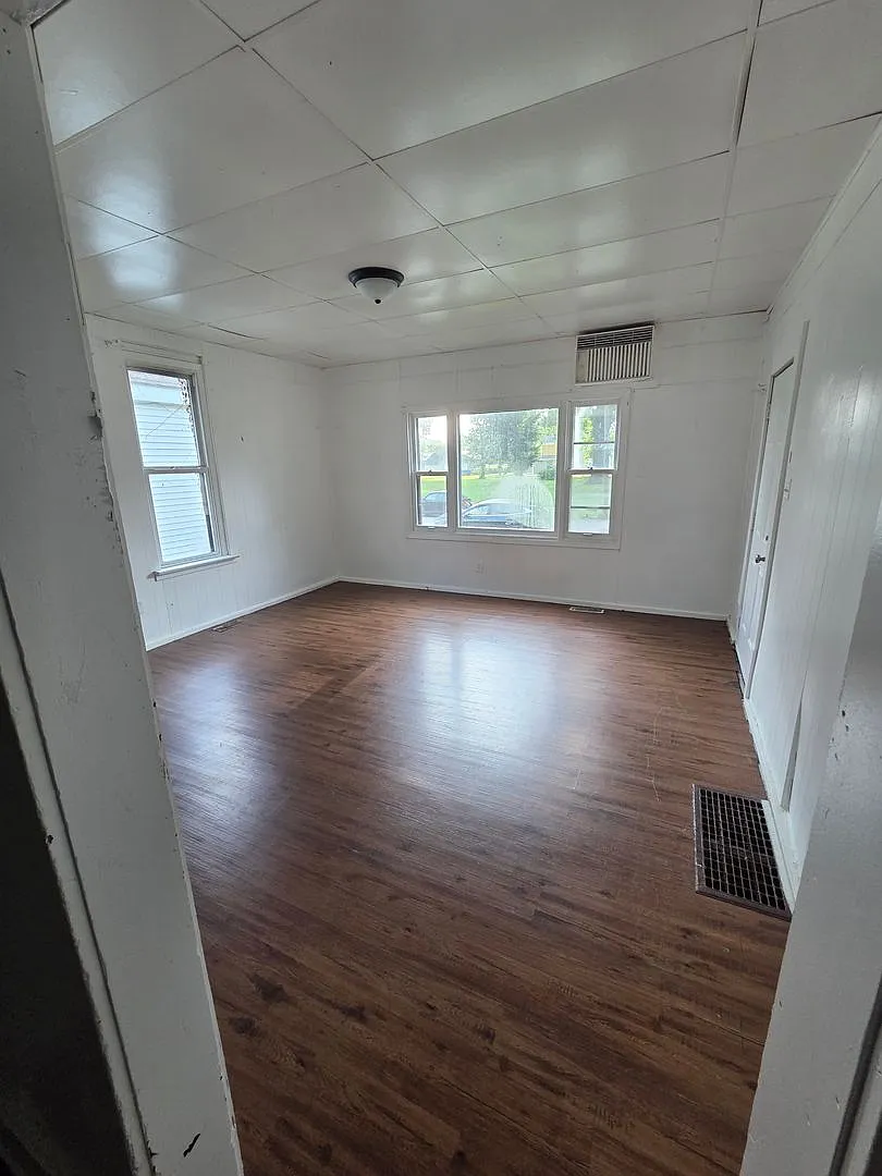 3 Bedroom 1 Bathroom 1000.00 — Photo 4