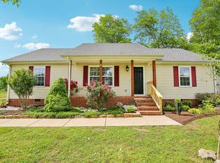 136 Conquest Ct, Unionville, TN 37180