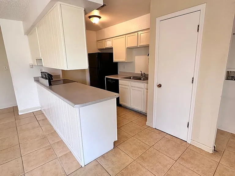 1785 Alpha Ct SE — Photo 9