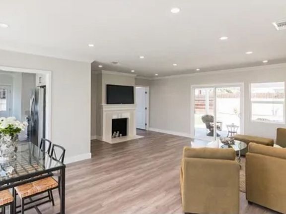 5th image of 16943 Cantlay St