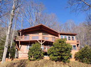 104 Greenwood Ln, Waynesville, NC 28786