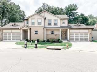 355 Champion Way Dr, Ballwin, MO