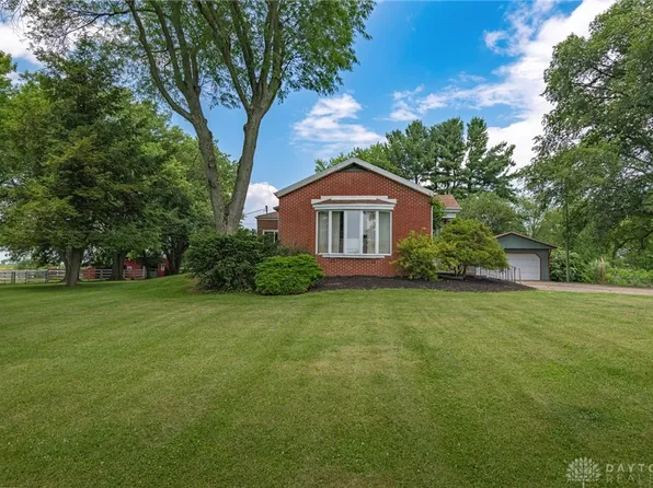 88 W Jackson Rd, Springfield, OH 45502