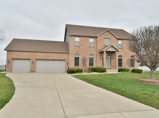 1006 N James Ct, Forsyth, IL 62535