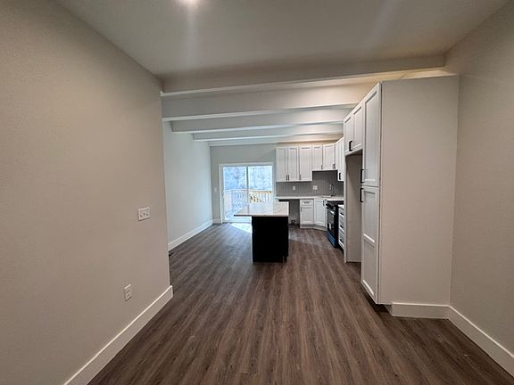 4th image of 1105 Hollins St