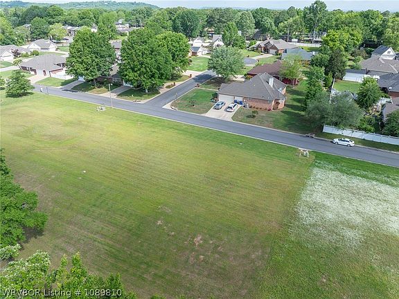 3rd image of 10000 Turtle Bay Dr