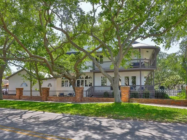 2802 Old Bayshore Way, Tampa, FL 33611
