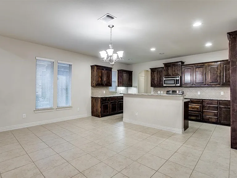1809 Evergreen Ct — Photo 5