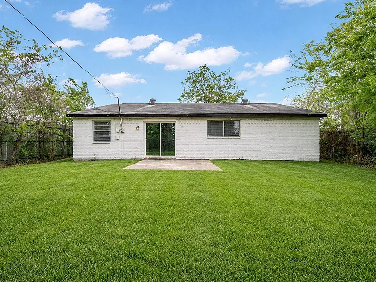 10902 Jutland Rd — Photo 13