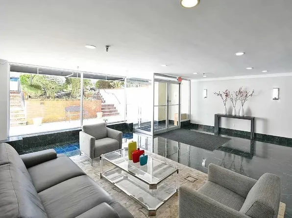 36 Barstow Rd APT 3C, Great Neck, NY 11021