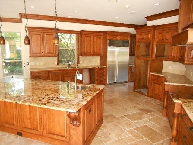 2nd image of 2423 Fairway Dr