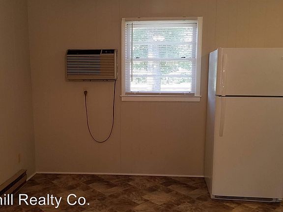 5th image of 305 McLeod St