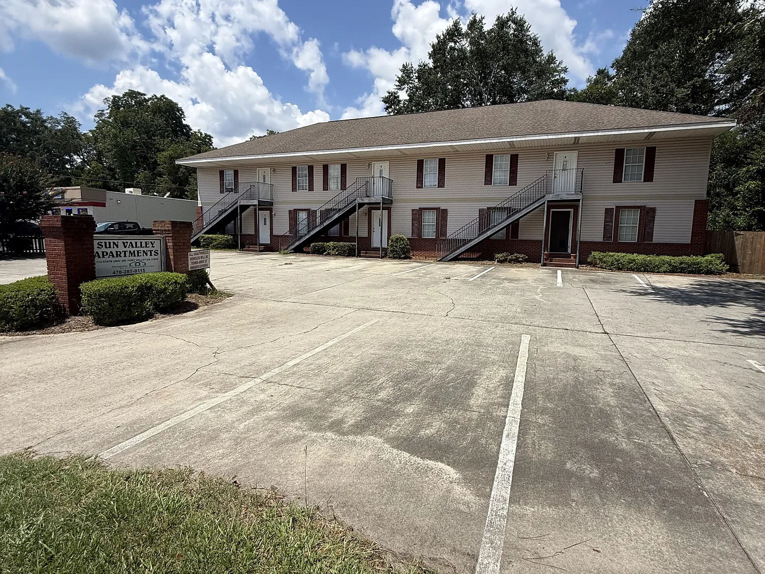 1112 State University Drive - E 4 — Photo 2