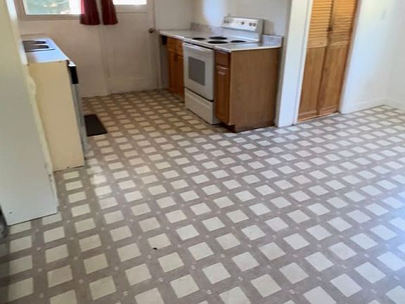 5th image of 9060 Azalea Glen Rd