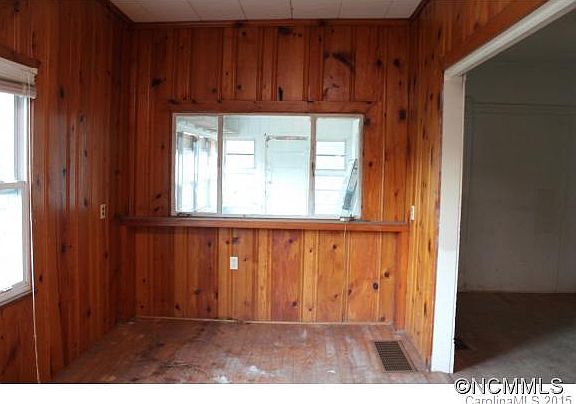 3rd image of 34-38 Kit Carson Ln