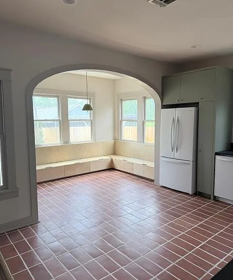 1914 W Magnolia Ave — Photo 1