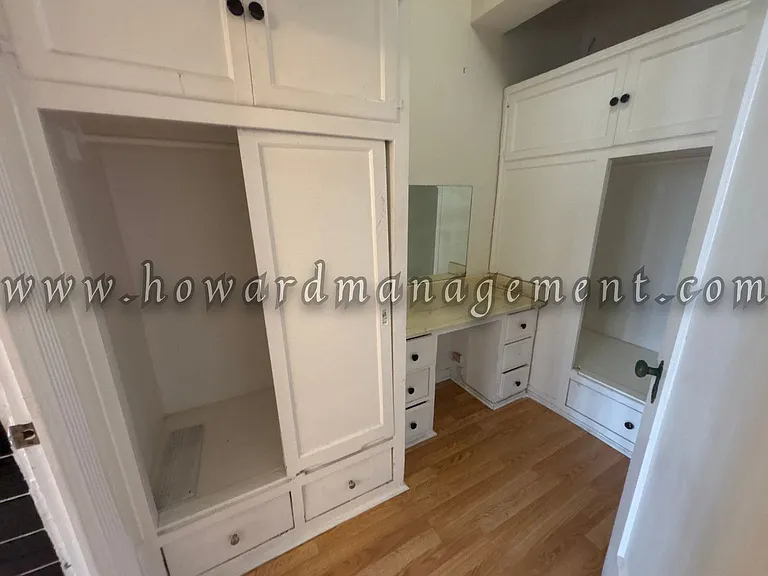 Wilshire Mediterranean Apartments — Photo 5