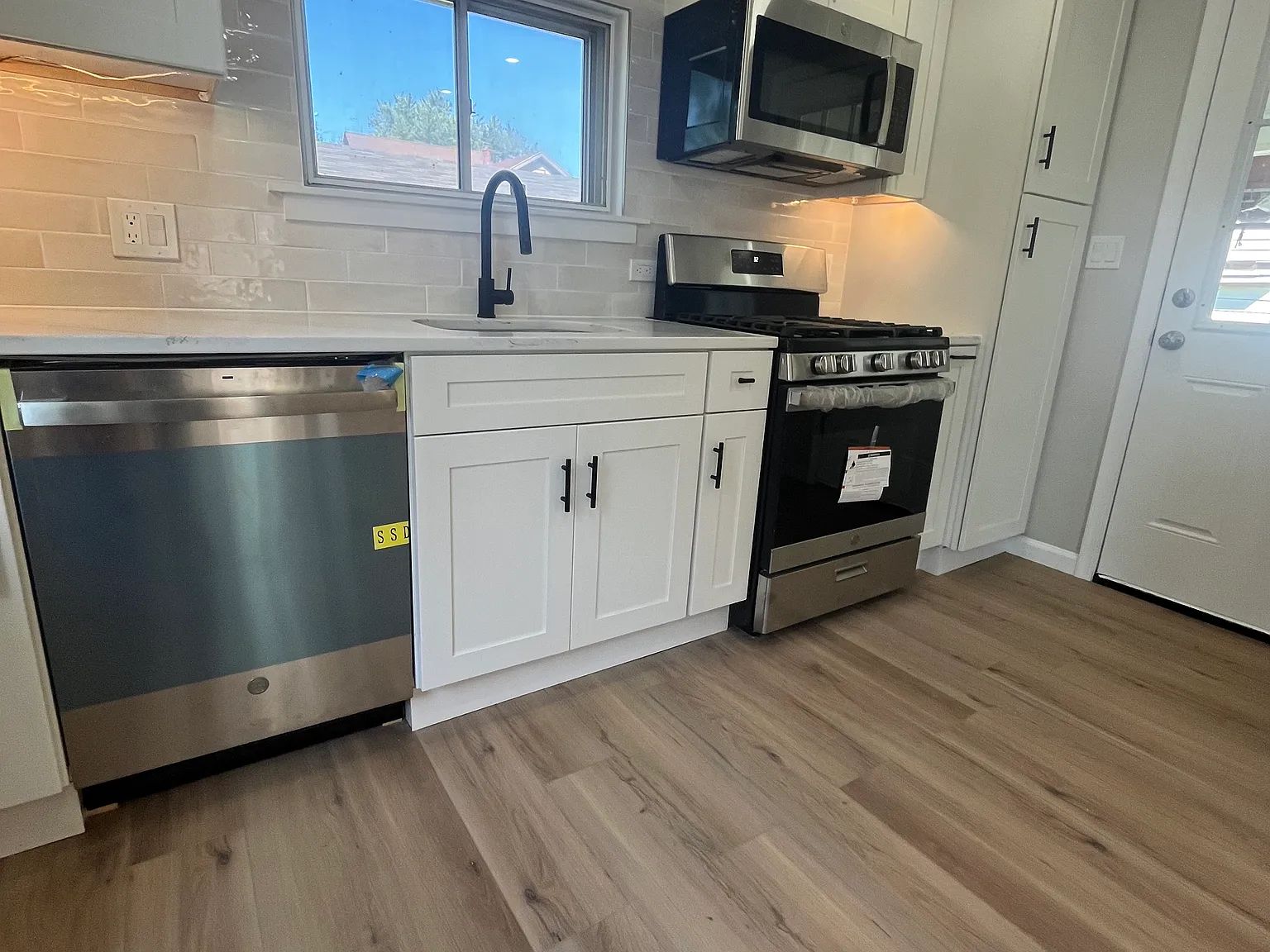 3 bed, 1180 sqft, $2,000 — Photo 4