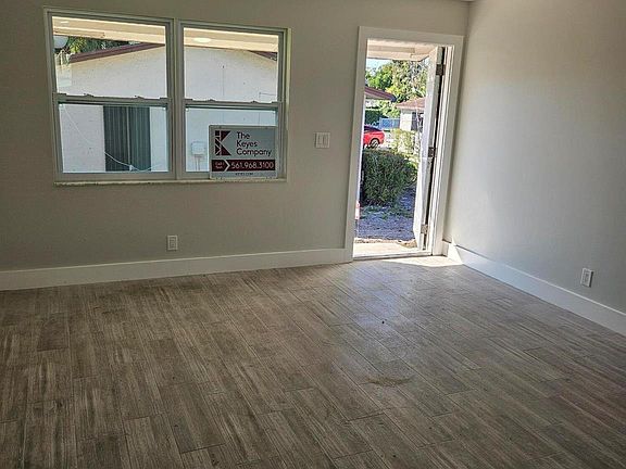 4th image of 5211 Parker Ave #5211