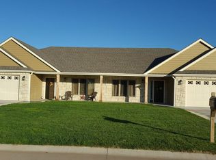 226 Highland Grove Dr #DUPLEX, Manhattan, KS 66503