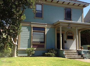 1077 W 30th St, Los Angeles, CA 90007