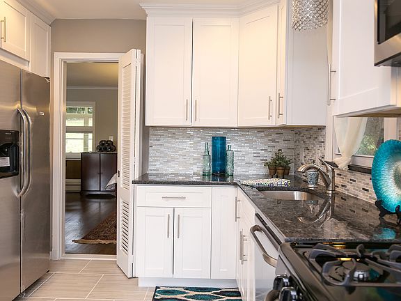 3rd image of 25 Gregory Ave