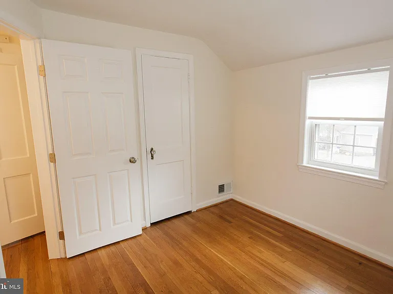 1419 N Longfellow St — Photo 10