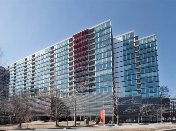 800 Elgin Rd APT 1301, Evanston, IL 60201