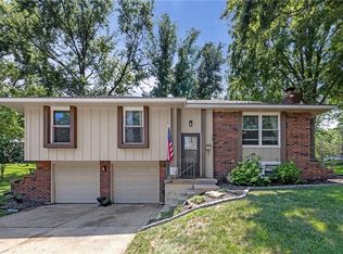 508 NE Grant Dr, Blue Springs, MO 64014