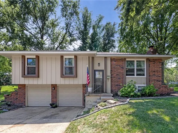 508 NE Grant Dr, Blue Springs, MO 64014