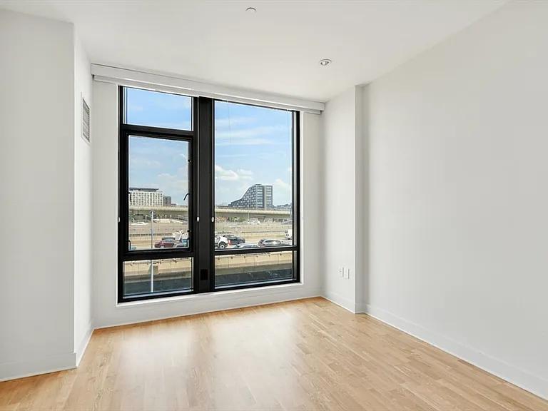 40 Traveler St #502 — Photo 13