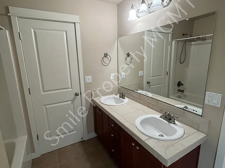 13054 SE Meadehill Ave — Photo 17