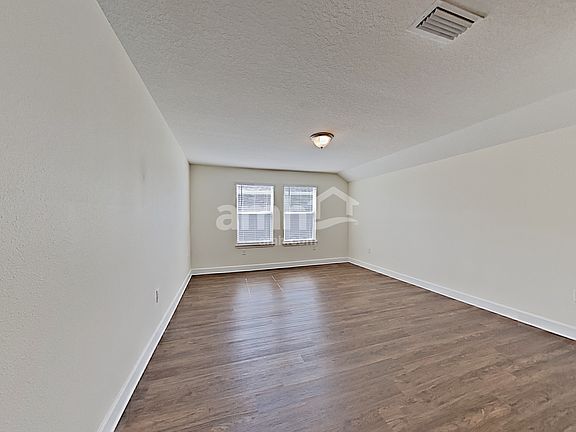 4th image of 316 Pine Terrace Dr