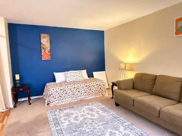 100-25 Queens Boulevard image 3 of 9