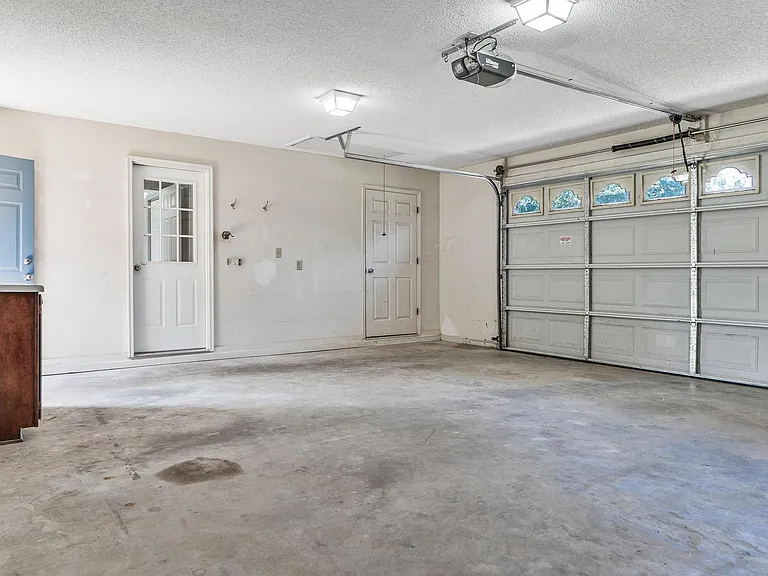106 N Hiley Ct — Photo 19