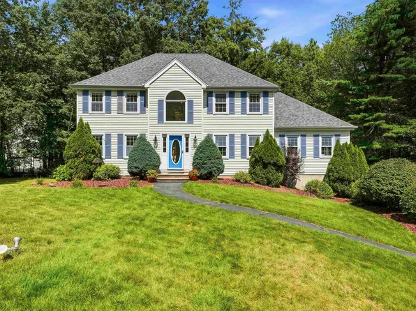9 Alexandra Drive, Pelham, NH 03076