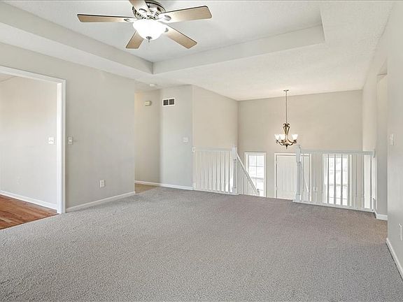 4th image of 12010 White Oak St