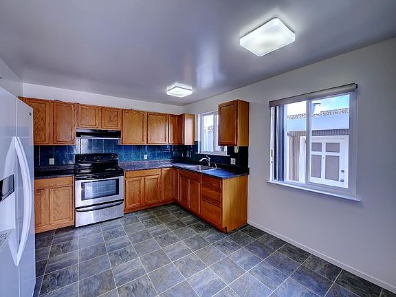 5th image of 1389 Southgate Ave