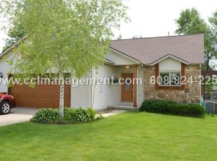203 Sleepy Hollow Ln, Marshall, WI 53559