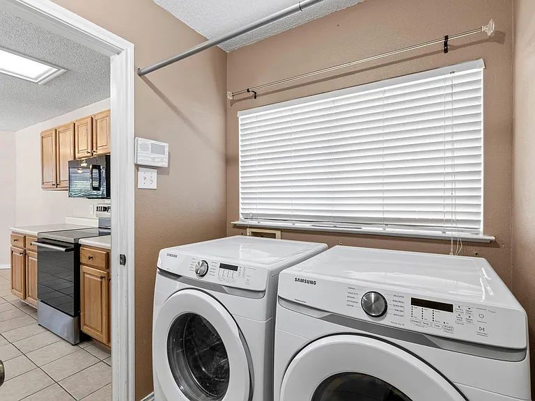 1704 Matagorda Dr — Photo 32