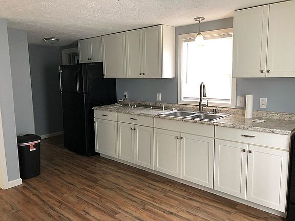 3rd image of 103 Tower Dr
