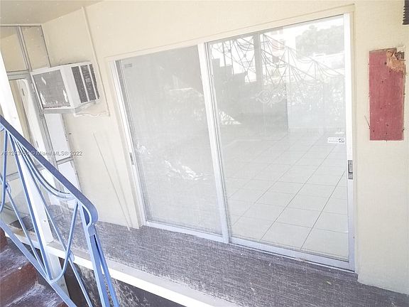 4th image of 11925 NE 19th Dr APT 1